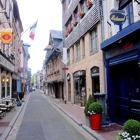 Cosy In With A Private Garden * Honfleur